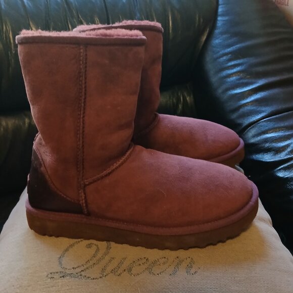 *Rare* UGG Women's Classic Short II Metallic Boots - Picture 1 of 14